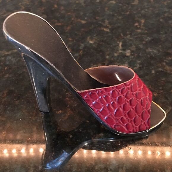 RED SNAKESKIN High Heel Bottle Opener! - Picture 1 of 11